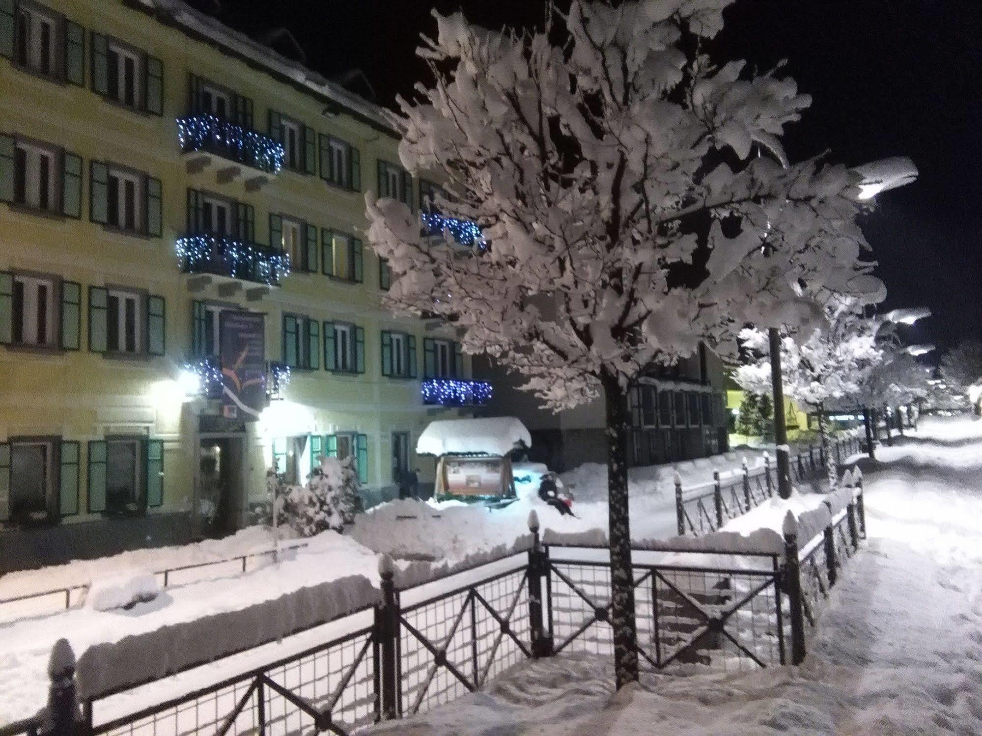 Hotel Auronzo Auronzo di Cadore Esterno foto